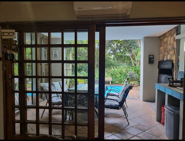 6 BEDROOM HOUSE FOR SALE IN MEER EN SEE